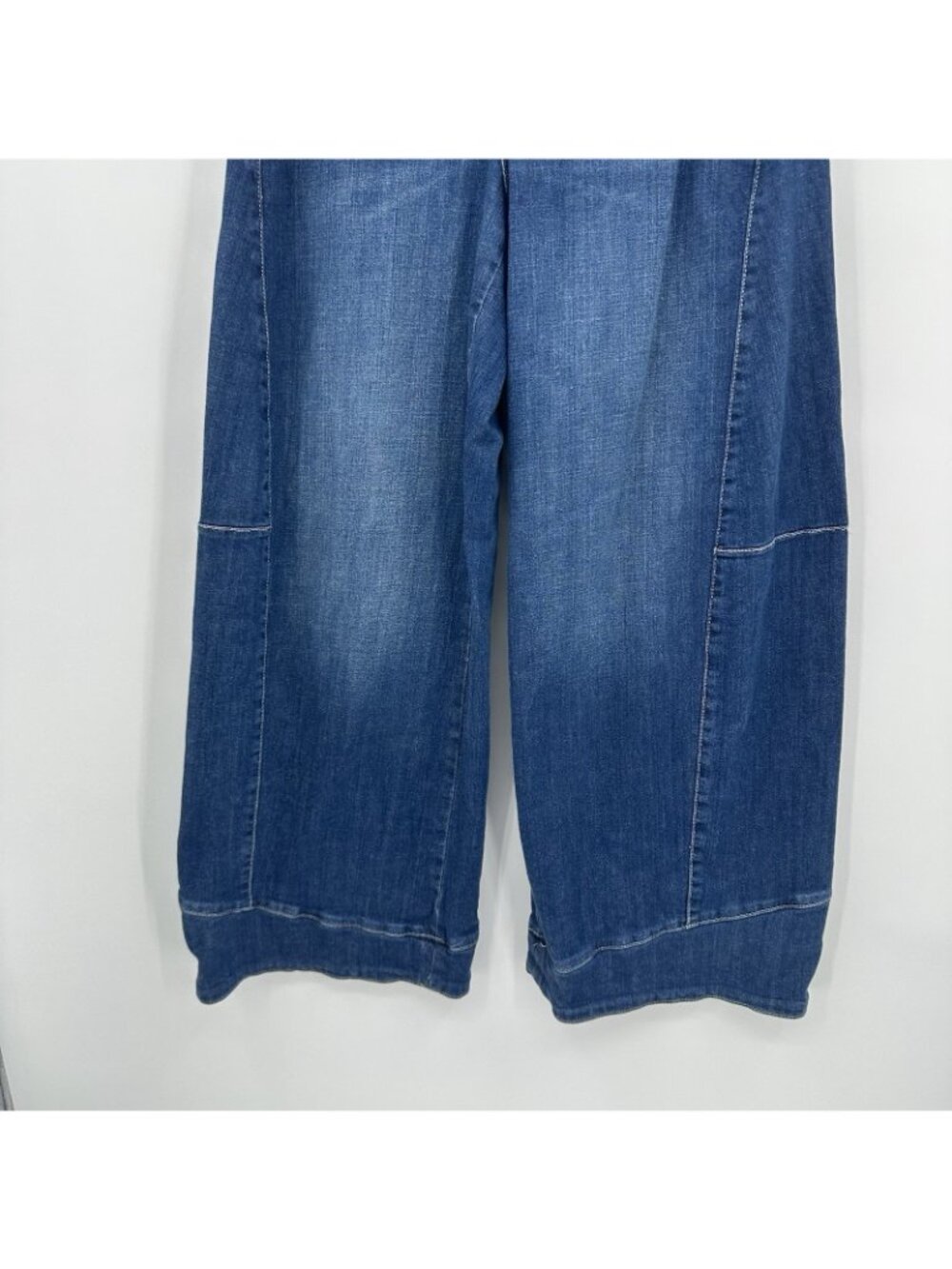 Pilcro Wide-Leg Flare Jeans in Medium Blue - Picture 4 of 11